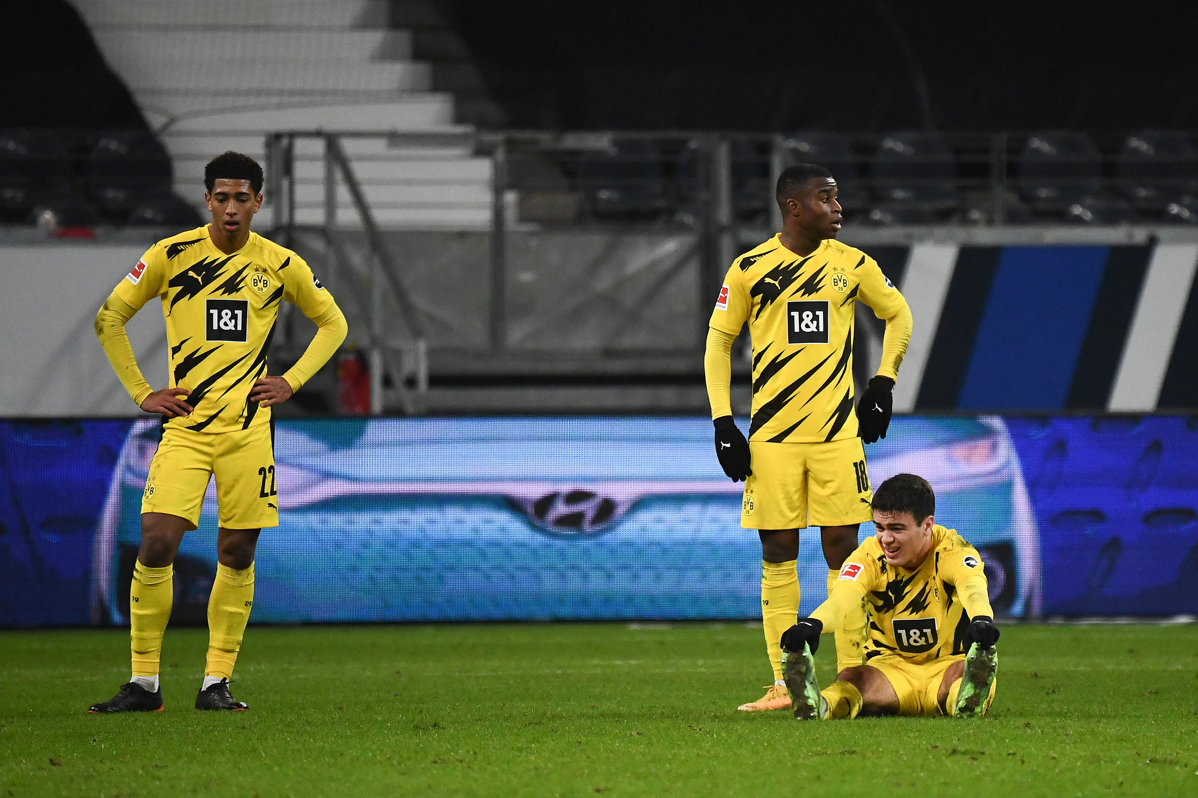 包含赛地聚焦：德甲加时末段热度飙升，多特蒙德官宣签约，赛场秩序良好，临场指挥获称赞的词条-亚博娱乐平台